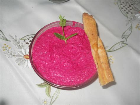 Céklás mártogatós tálban