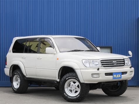 Toyota Land Cruiser 100 terepjárás közben