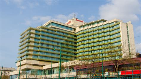 Zöldövezeti hotel bejárata