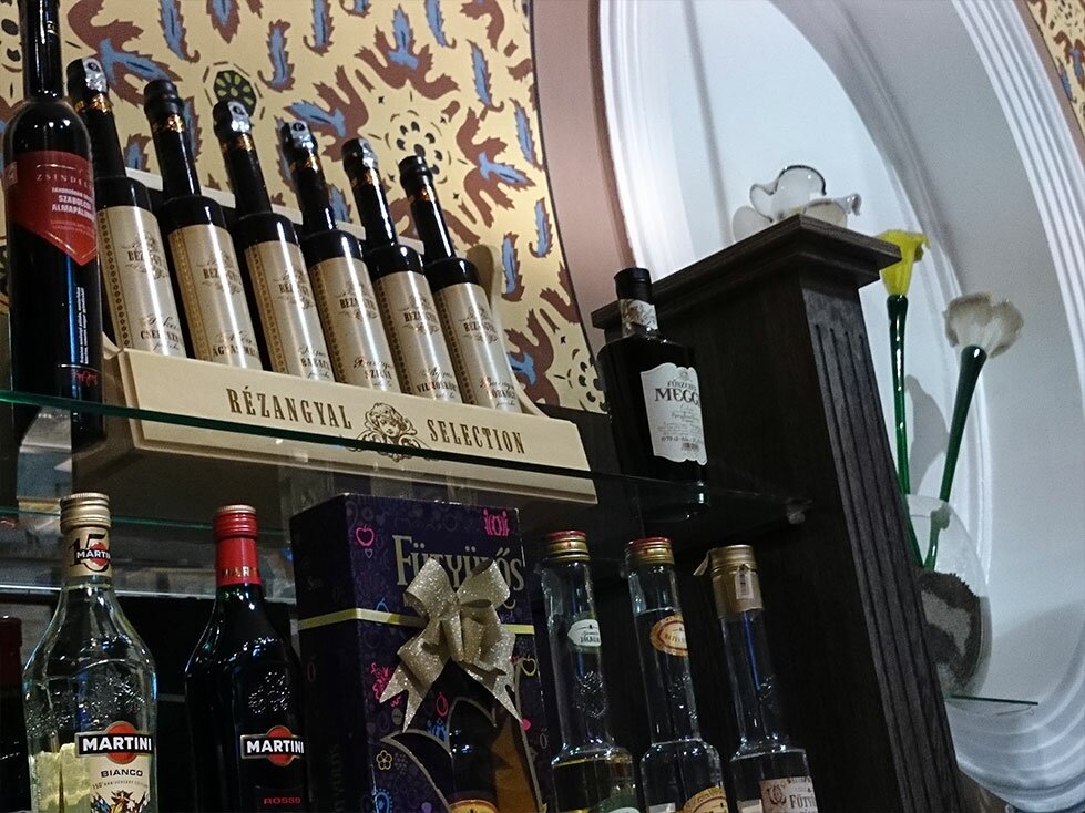 Gellér Fürdő - Gellért Café Rézangyal